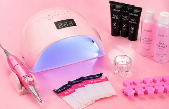 Kit de manucure complet. Résultat salon garantie
