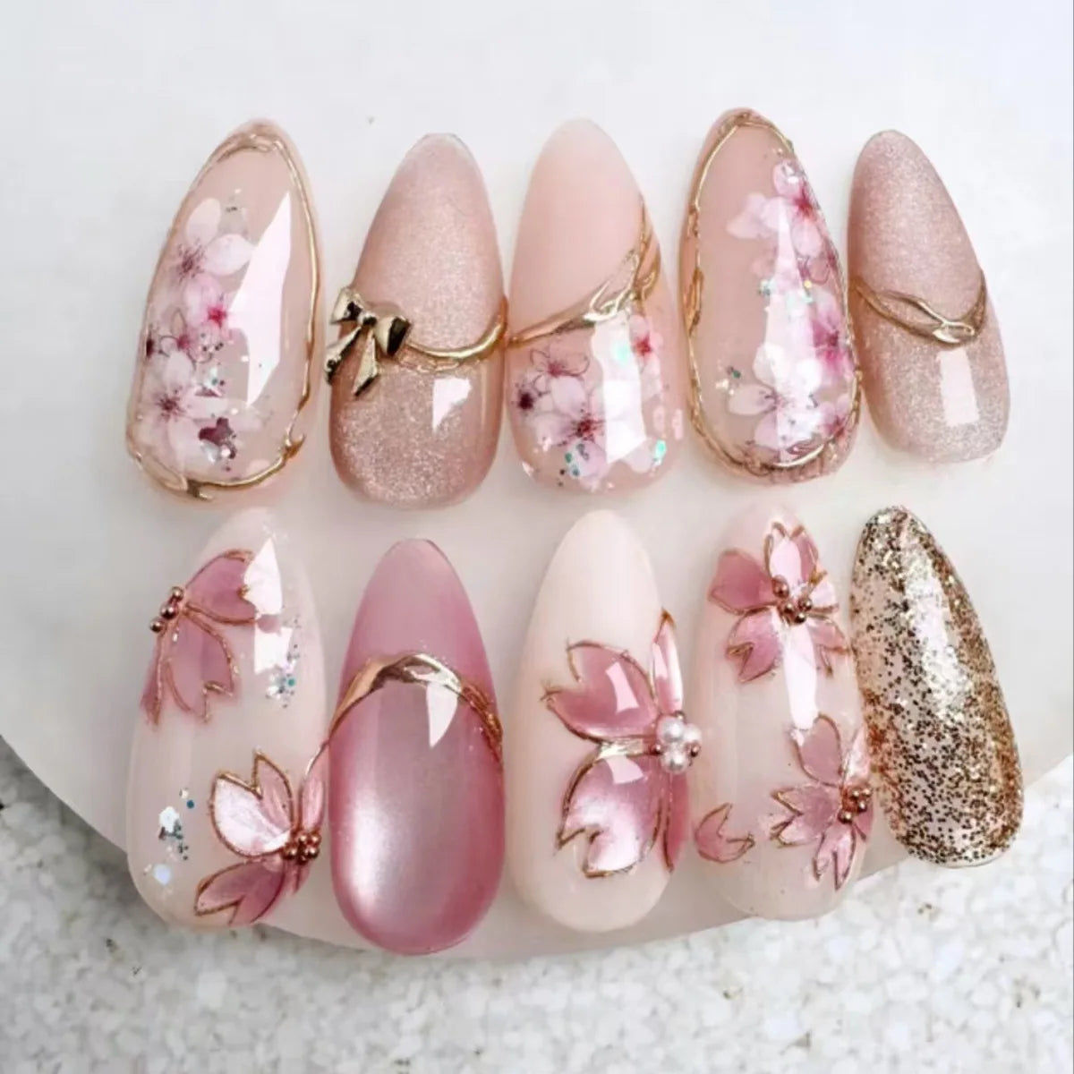 24 pièces ongles en 3D - couleurs multiples